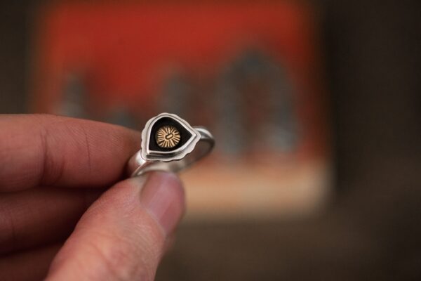 Golden Eye Ring 5.5