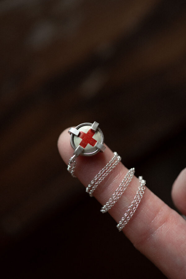 Mini-Red-Cross-Necklace-Finger-1200